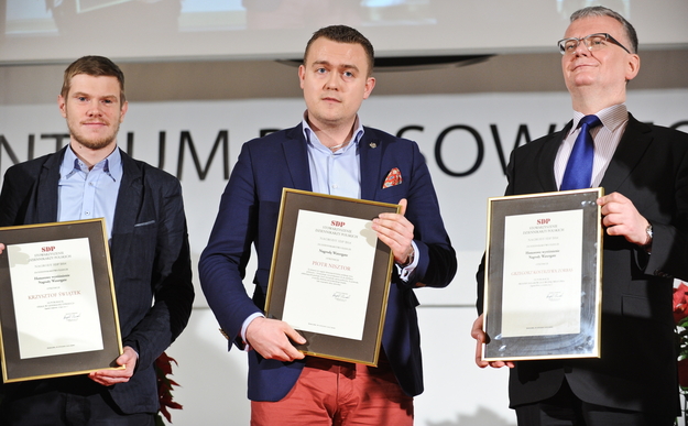 Lauerat Nagrody Watergate - Piotr Nisztor oraz wyróżnieni Krzysztof Świątek i Grzegorz Kostrzewa-Zorbas
