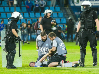 Interwencja policjantów podczas meczu