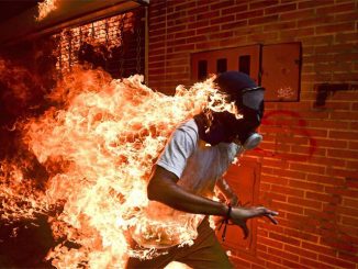 Zycięskie zdjęcie Ronaldo Schemidta - World Press Photo 2018