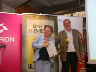 Agata Pustułka z I nagrodą Silesia Press 2018 z przewodniczącym Jury Janem Dziadulem