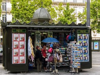 Francuski kiosk prasowy