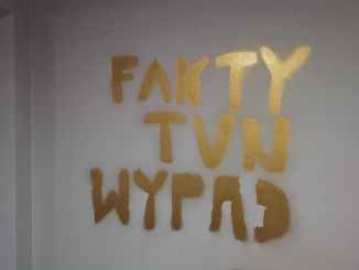 Fakty zdemolowano