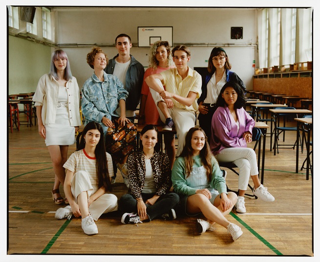 Paulina Walkiewicz, Marysia Jagodzińska, Maks Świrski, Aleksandra Pawelczyk, Maciej Bisiorek, Jagna Chrulska, w rzędzie poniżej od lewej Alija Magomadowa, Marta Lipska, Tetiana Oprysko i Knadżu Skopiec z Zespołu Szkół Bednarska