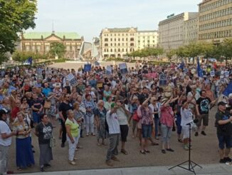 Manifestacja przeciw "Lex TVN" w Poznaniu