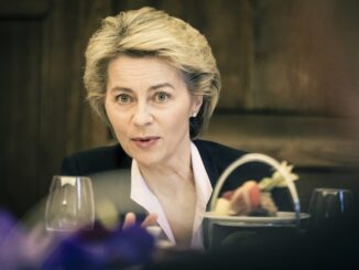 Ursula von del Leyen podkreśliła, że Unia musi chronić dziennikarzy