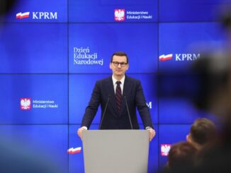 "Nie poddamy się, nie zrezygnujemy z suwerenności mimo tego nacisku" - powiedział premier Morawiecki