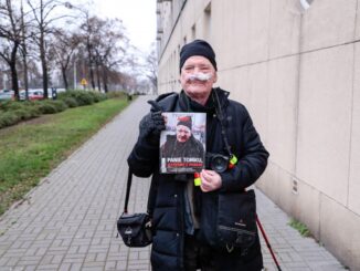 75-letni Gutry został postrzelony przez policjanta bronią gładkolufową