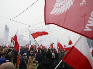 egoroczny Marsz Niepodległości, mimo że został uznany przez sąd za nielegalny, będzie miał charakter państwowy