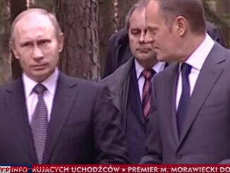 Władimir Putin i Donald Tusk, kadr z filmu "Nasz człowiek w Warszawie"