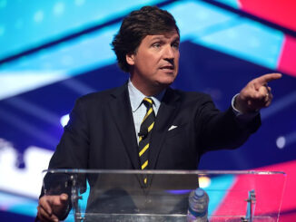 Tucker Carlson poprowadzi swój program na antenie Fox News, chociaż inne stacje będą transmitować przesłuchania przed Izbą Reprezentantów