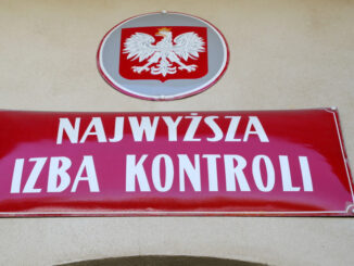 "Sposób i tryb udzielenia zamówienia zasługuje na przeprowadzenie kontroli doraźnej przez kontrolerów Najwyższej Izby Kontroli" - napisał do prezesa NIK poseł KP