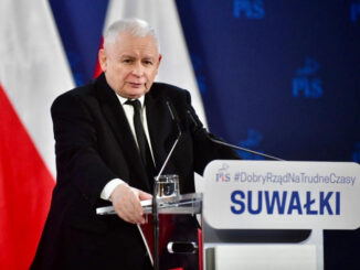 Jarosław Kaczyński zarzucił TVN "sowieckie" korzenie na spotkaniu w Suwałkach