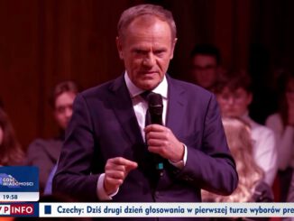 Donald Tusk w spocie autopromocyjnym TVP Info