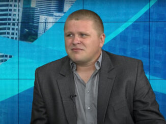 Dominik Ćwikła był wcześniej sekretarzem redakcji telewizji wRealu24