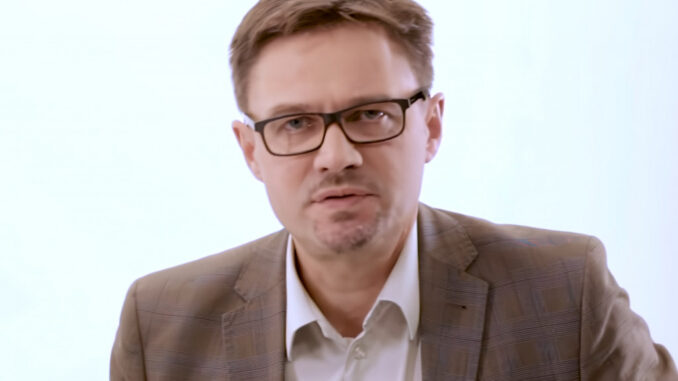 Paweł Wroński pracę w Gazecie Wyborczej rozpoczął w 1991 roku