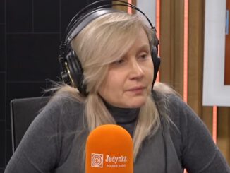 Katarzyna Gójska w studiu radiowej Jedynki