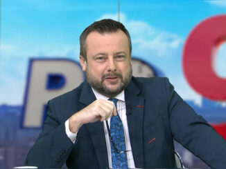 Adrian Klarenbach w TV Republika prowadzi też "Po 9", "Po 10" oraz "Agorę Klarenbacha"