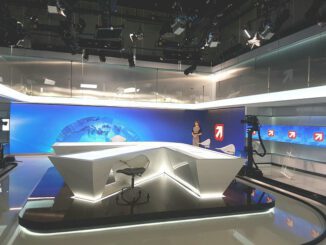 PolsatNews nowe studio stół główny