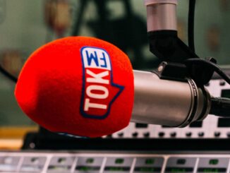 TOK.FM mikrofon na konsoli