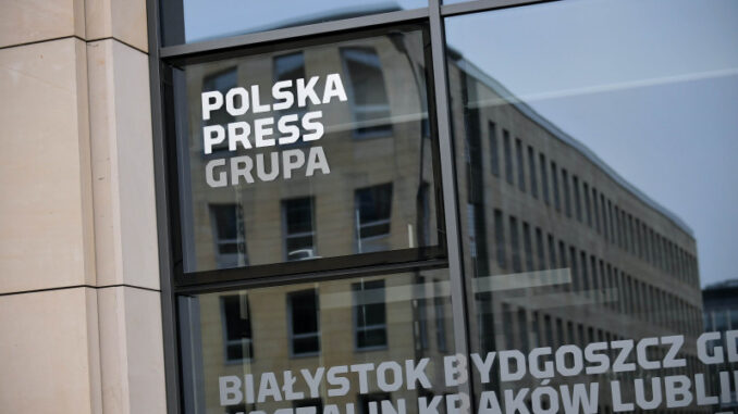 Polska Press wskazała, że mierzyła się też ze złym odbiorem własnych mediów, które w ostatnich latach zyskały wizerunek upolitycznionych i cenzurowanych